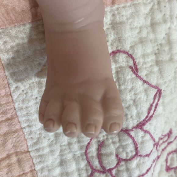 Paradise Galleries Laura Lee Eagles Newborn Reborn Baby Black Hair Numbered Sign - Picture 9 of 16